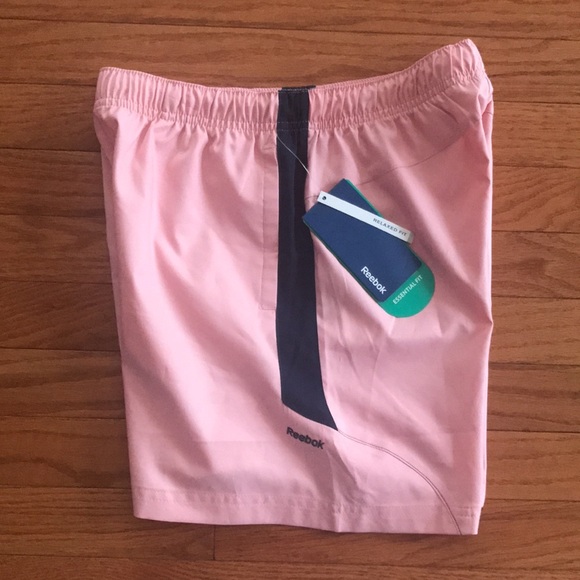 Reebok Relaxed Fit Athletic Shorts Women’s Small NWT - Picture 3 of 4